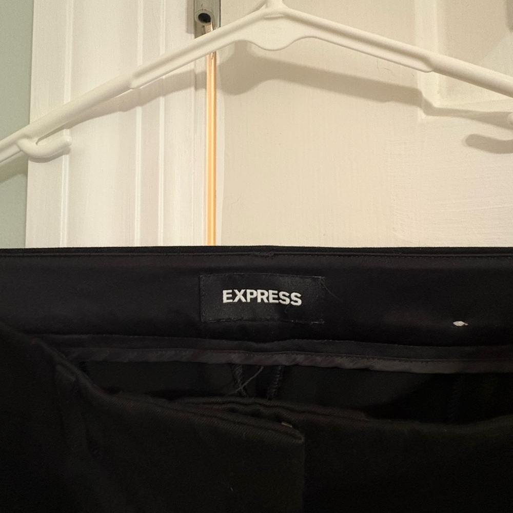 Express Women’s Cropped Skinny High Rise pant - Picture 2 of 3